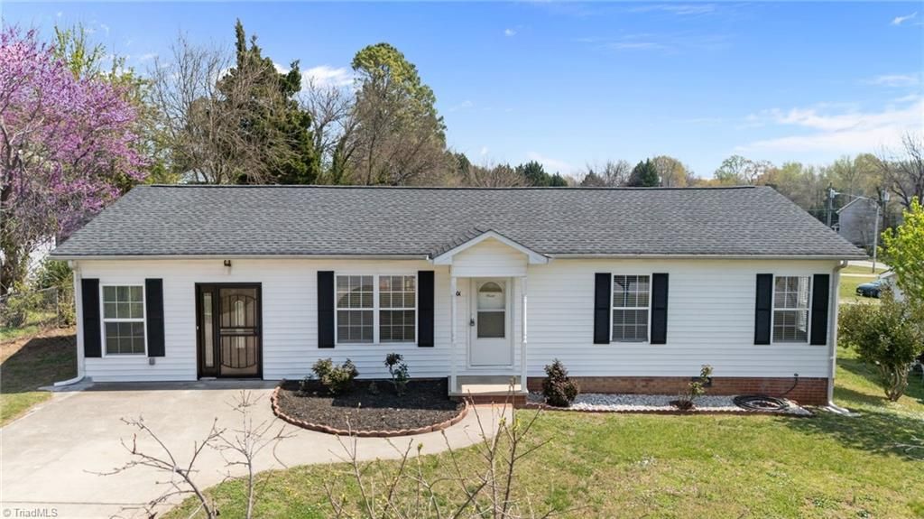 Photo of 301 Cloverdale Drive, Archdale, NC 27263 (MLS # 1213761)