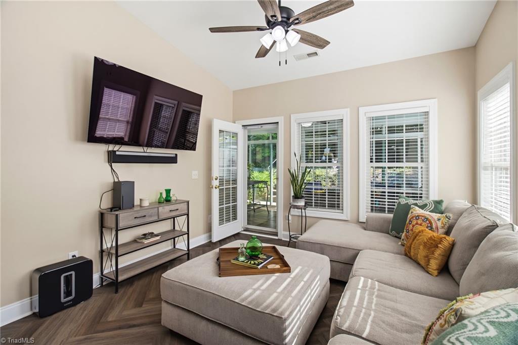 5933 Kenville Green Circle