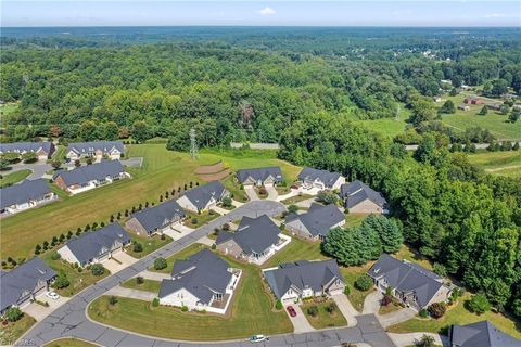 A home in Clemmons