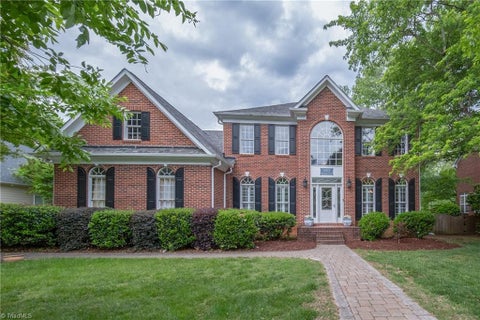 Homes For Sale - 5707 Middlebury Place<br/> Greensboro, NC 27410