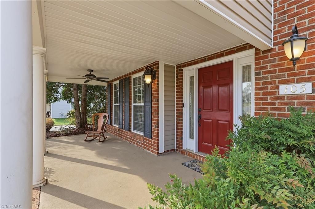 Photo of 105 Creeks Edge Court, Clemmons, NC 27012 (MLS # 1213796)