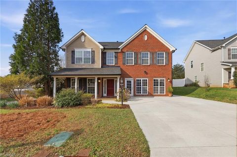 Condo For Sale - 105 Creeks Edge Court<br/> Clemmons, NC 27012