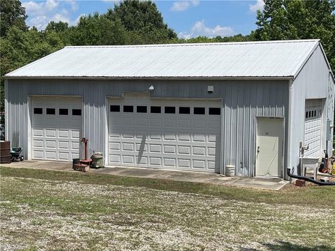 A home in Archdale