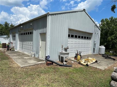 A home in Archdale