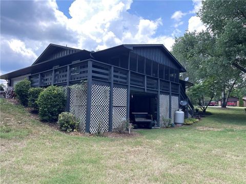 A home in Archdale