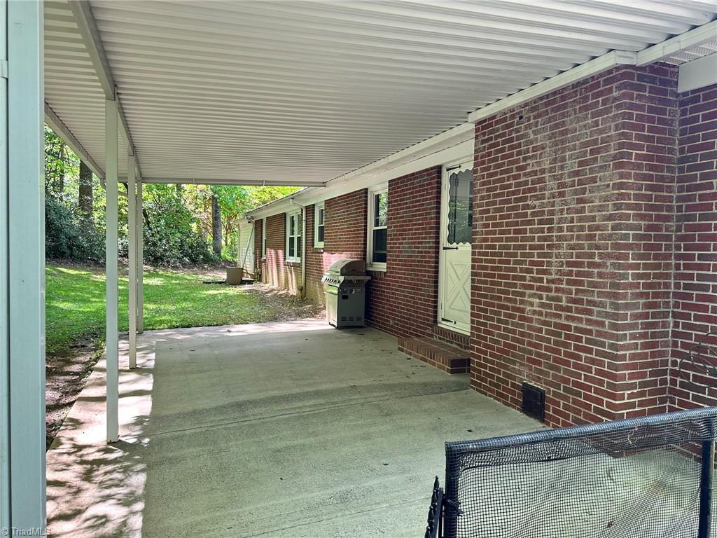 Photo 6 of 28 of 256 Hylton Street house