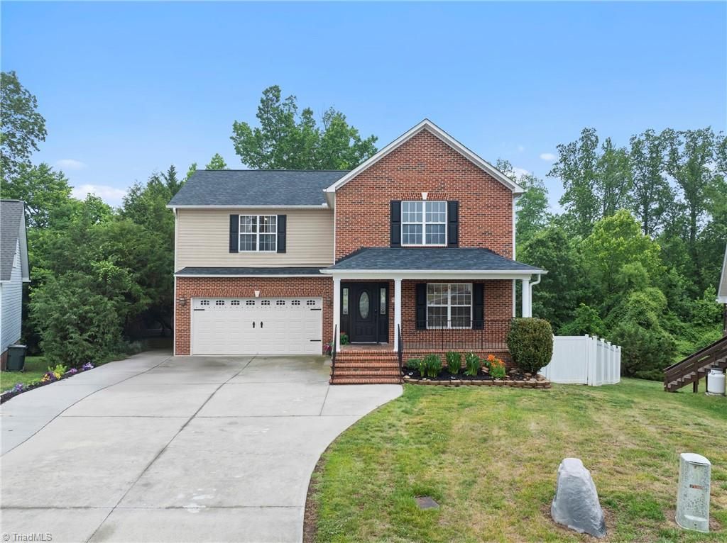 Photo of 206 Princeton Crossing, Thomasville, NC 27360 (MLS # 1222007)