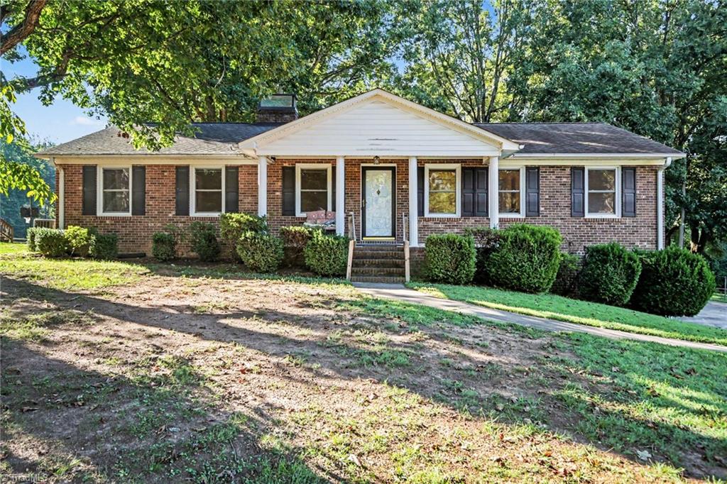 Photo of 239 Saura Lane, Winston-Salem, NC 27107 (MLS # 1236757)