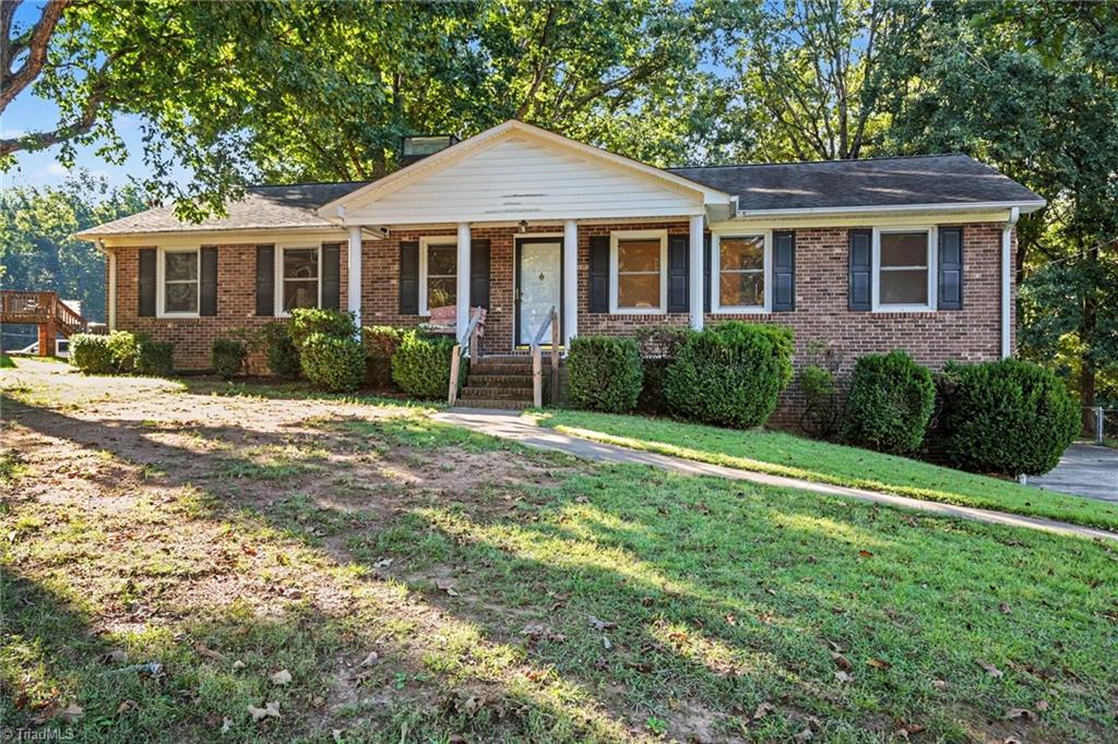 Photo of 239 Saura Lane, Winston-Salem, NC 27107 (MLS # 1236757)