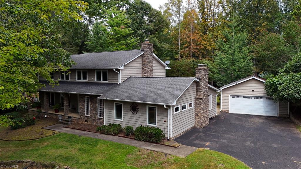 Photo of 619 Cross Creek Drive, Mount Airy, NC 27030 (MLS # 1234980)