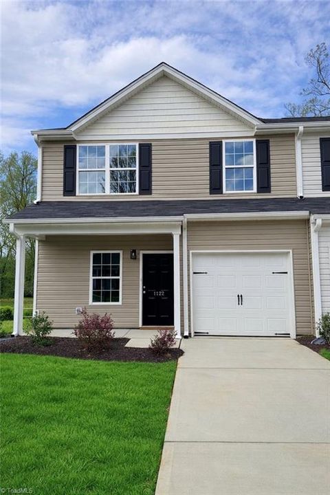Homes For Sale - 1122 Brooksridge Way<br/> Whitsett, NC 27377