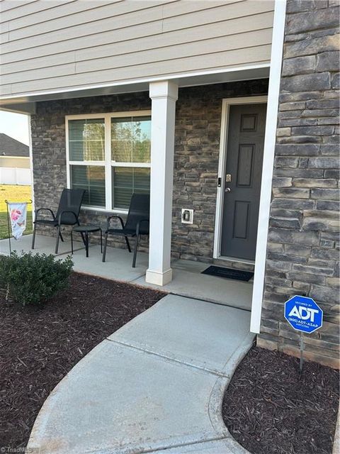 Homes For Sale - 161 Jack Rabbit Court<br/> Lexington, NC 27292