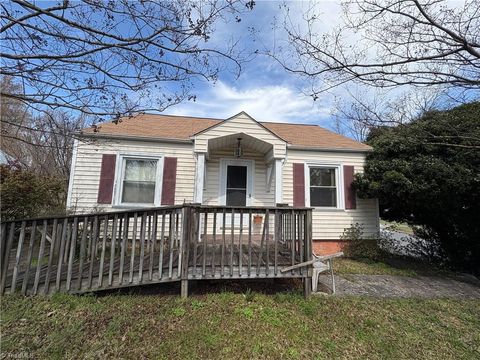 Homes For Sale - 2619 Phillips Avenue<br/> Guilford County, Greensboro, NC 27405