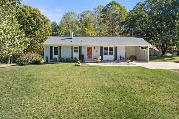209 BARNEY RD, HIGH POINT, NC 27265 - Image f93777bfc8a811eaf0c3052533d71c4f/3210413294