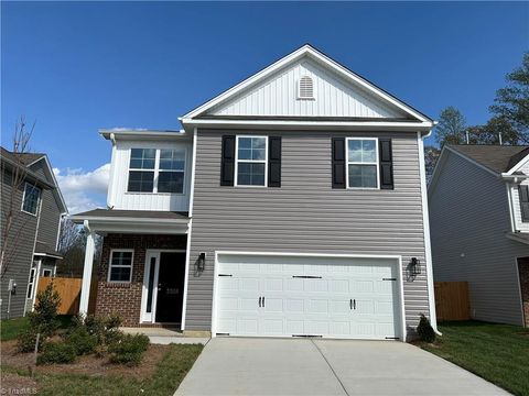 Homes For Sale - 3518 Wilcox Court<br/> Greensboro, NC 27405