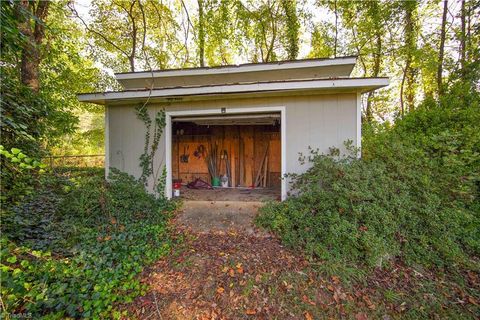 A home in Pfafftown