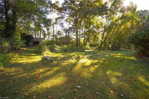 A home in Pfafftown