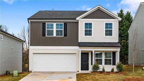 Homes For Sale - 835 Shoveler Court<br/> Forsyth County, Kernersville, NC 27284