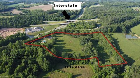 4285 W Pine Street Mount Airy NC 27030