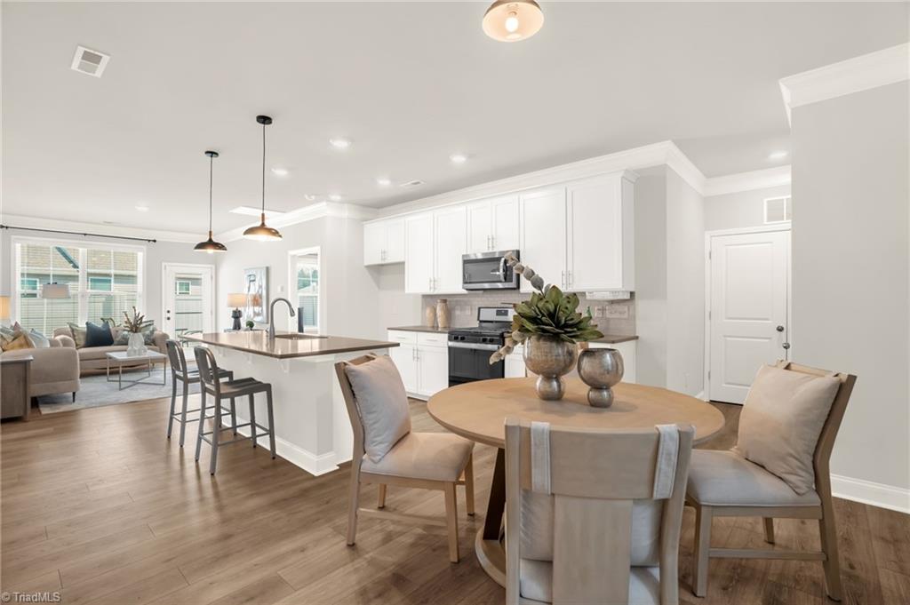 Greensboro, North Carolina 27455, United States, 4 Bedrooms Bedrooms, ,3 BathroomsBathrooms,Residential,Active,247661 Greensboro, North Carolina 27455, United States, 4 Bedrooms Bedrooms, ,3 BathroomsBathrooms,Residential,Active,247661