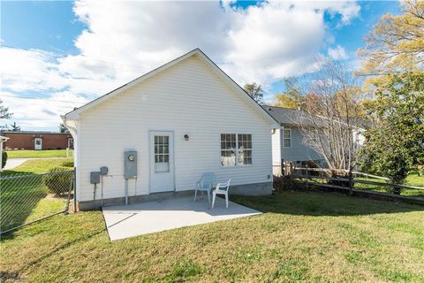 A home in Kernersville