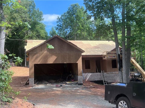 Homes For Sale - 4864 Creeks Crossing Road<br/> Randolph County, Asheboro, NC 27205