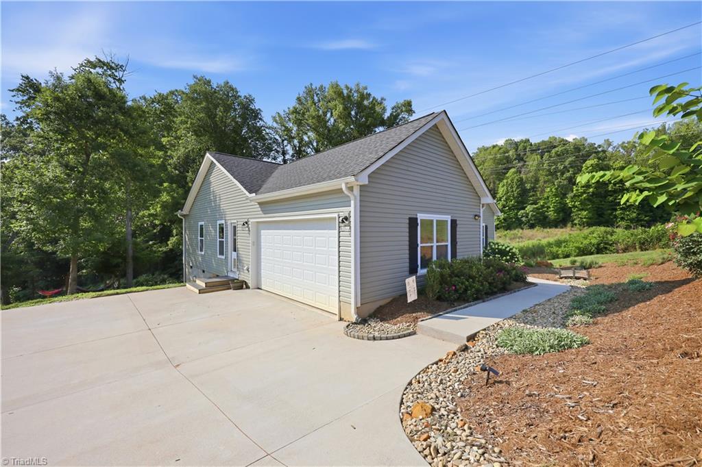 5629 Crooked Oak Drive