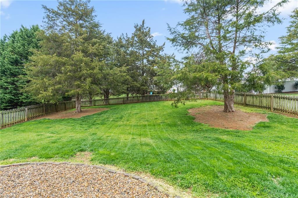 2923 Shady View Drive, High Point, North Carolina image 41