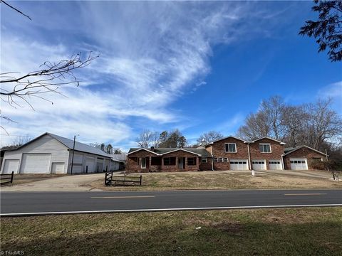 A home in Mount Airy