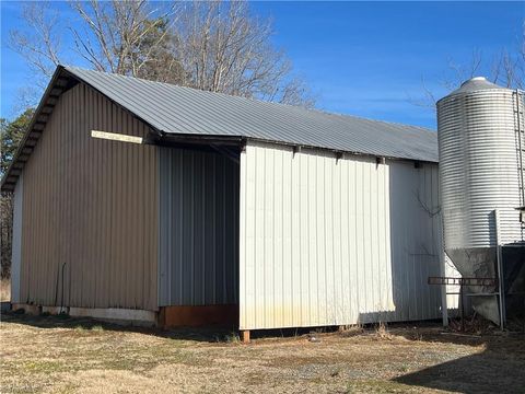 A home in Mount Airy