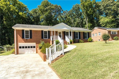 Homes For Sale - 2634 Weymoth Road<br/> Forsyth County, Winston-Salem, NC 27103