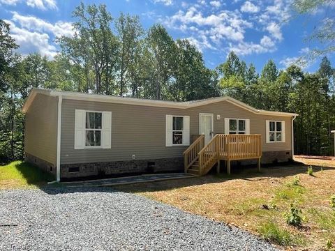Homes For Sale - 2780 Sowers Road<br/> Linwood, NC 27299