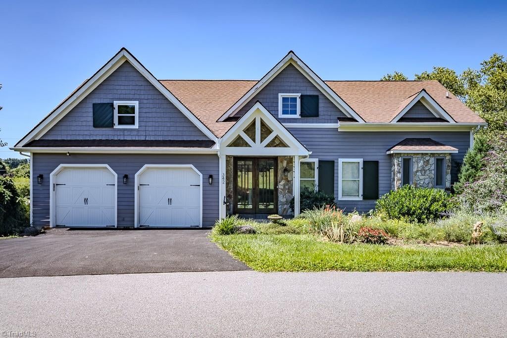 Photo of 342 Birkdale Ridge, Jefferson, NC 28640 (MLS # 1230396)
