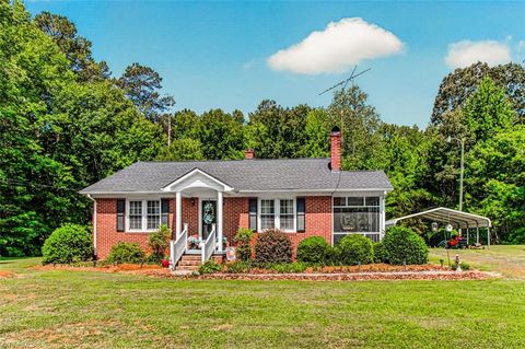 Homes For Sale - 1267 Love Joy Road<br/> Troy, NC 27371