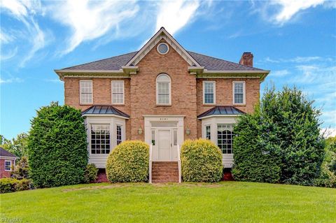 A home in Clemmons