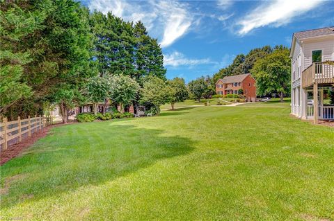 A home in Clemmons