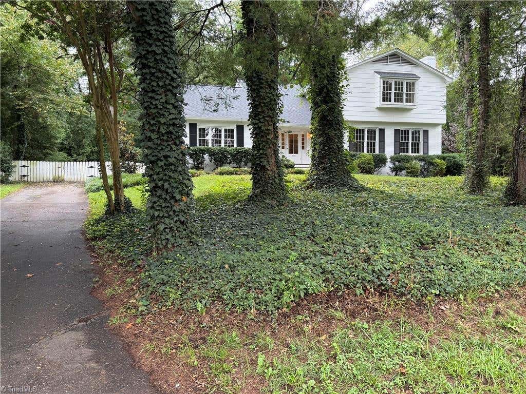 Photo of 1000 Englewood Drive, Winston-Salem, NC 27106 (MLS # 1230142)