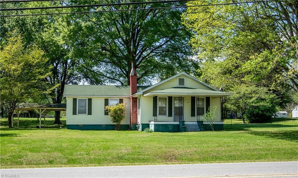 Photo of 501 US Highway 21, Statesville, NC 28625 (MLS # 1203745)