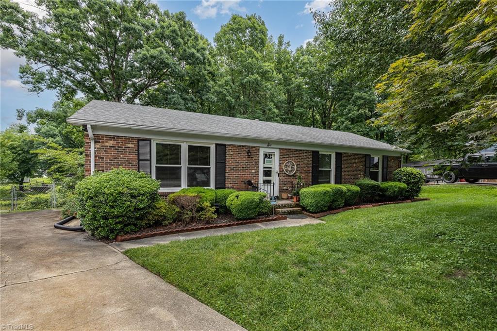 6 Woodclub Court, Greensboro, North Carolina image 2