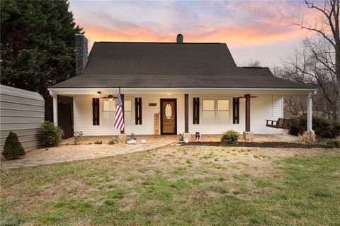 Homes For Sale - 244 Glass Road<br/> Surry County, Mount Airy, NC 27030