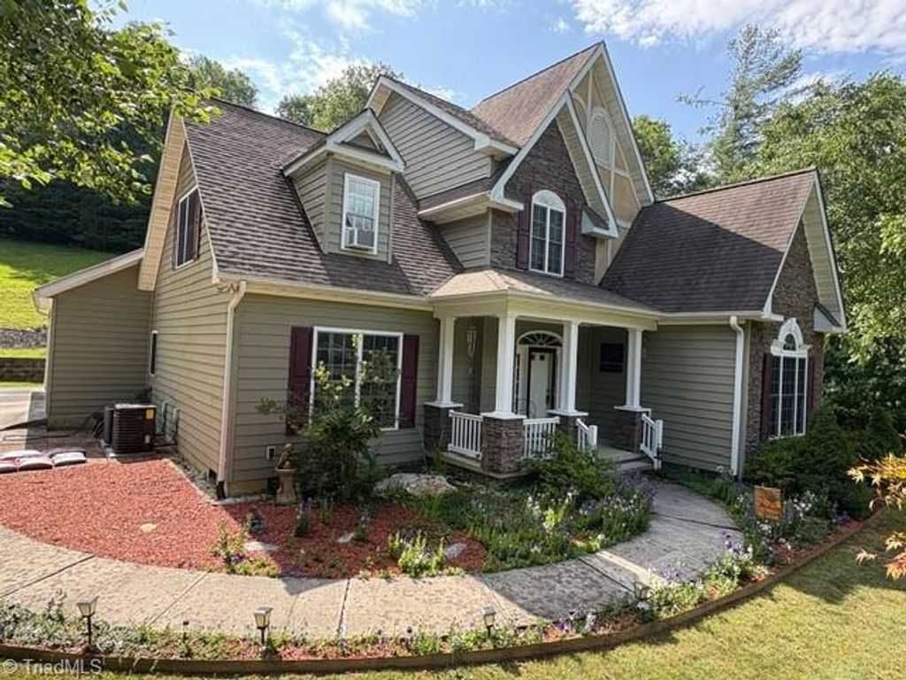 Photo of 3186 Silas Creek Road, Lansing, NC 28643 (MLS # 1188434)