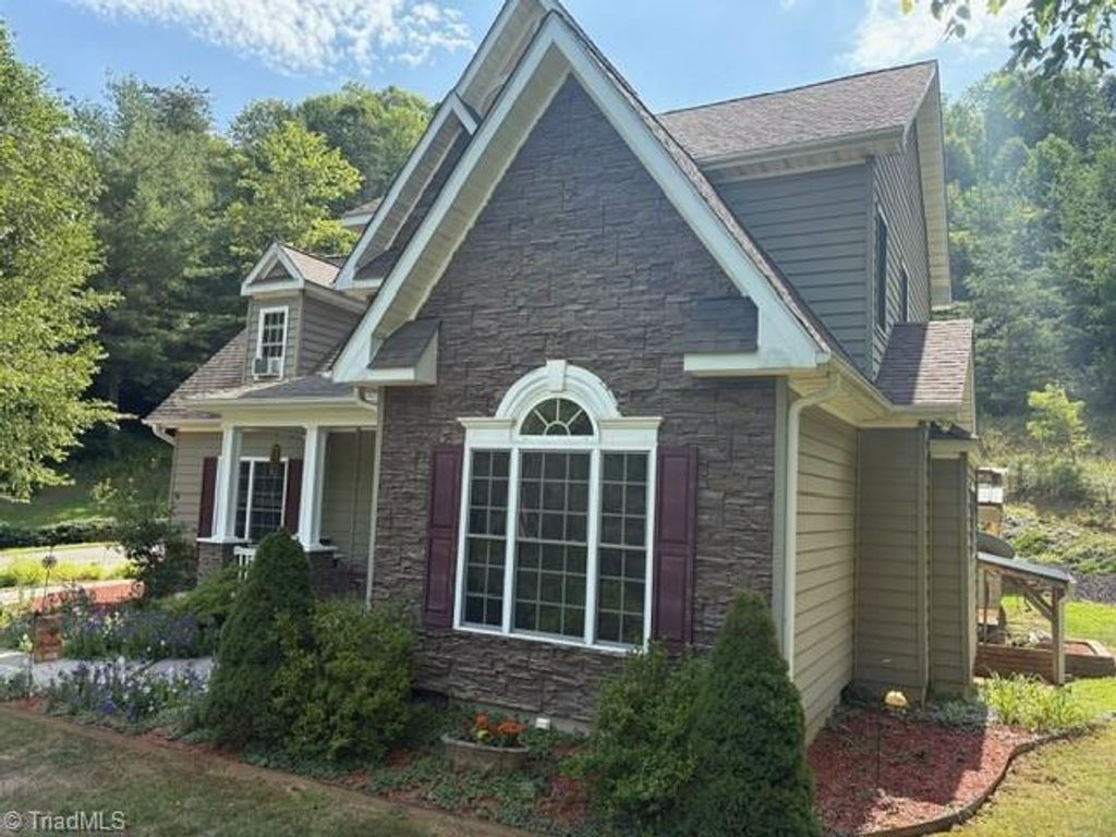 Photo of 3186 Silas Creek Road, Lansing, NC 28643 (MLS # 1188434)