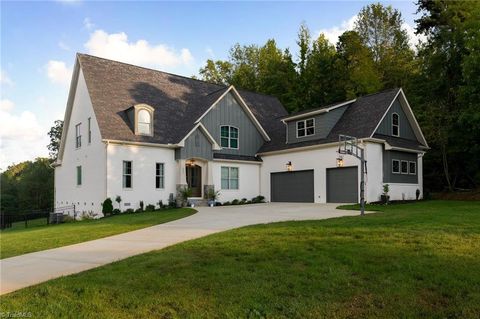 401 Mitchells Landing Way Greensboro NC 27455