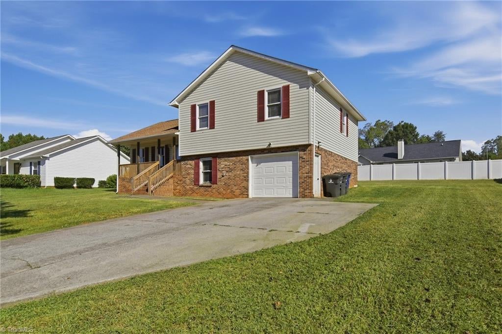 Photo of 3709 Signet Drive, Winston-Salem, NC 27101 (MLS # 1236119)