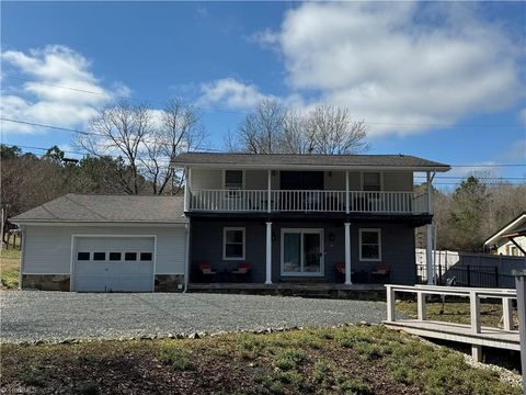 103 Curran Point Drive Norwood NC 28128