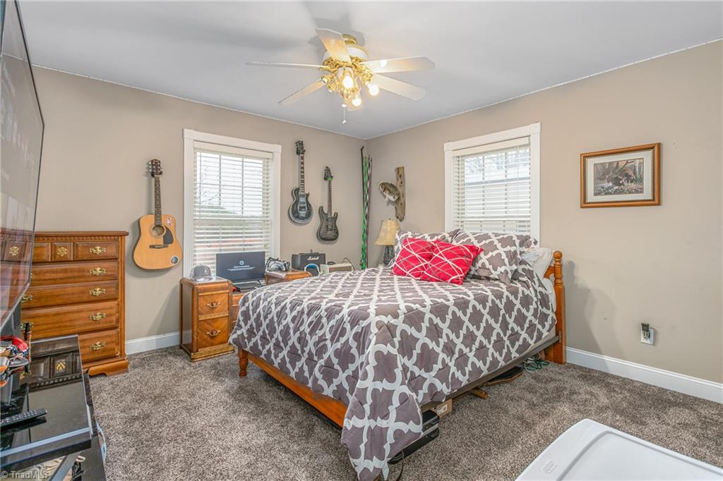 Photo 17 of 43 of 131 Hines Road house