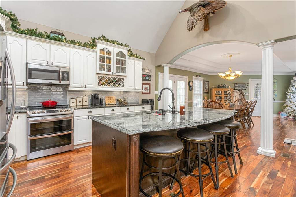 Photo 9 of 43 of 131 Hines Road house