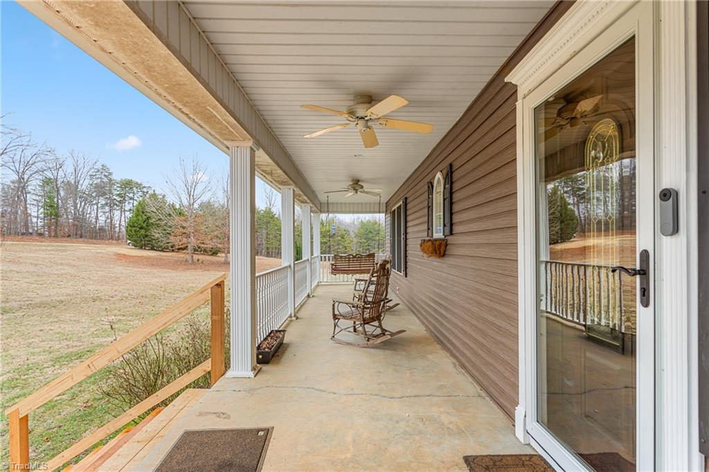 Photo 4 of 43 of 131 Hines Road house