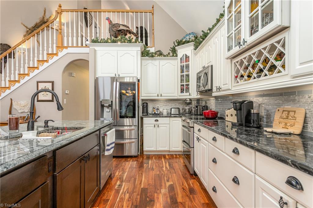 Photo 11 of 43 of 131 Hines Road house