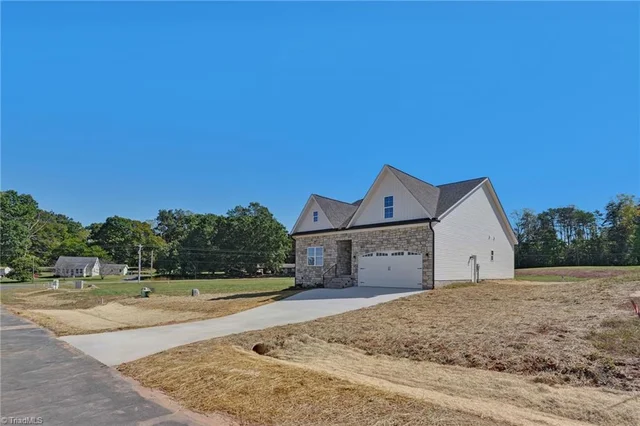 160 Mayo River Meadows Drive, photo 2 of 50